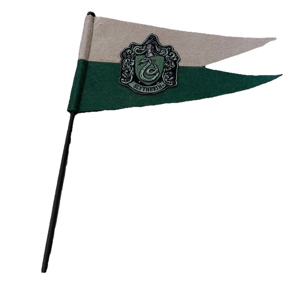 Harry Potter Slytherin Pennant Flag House Crest Stick Wand New with Tag